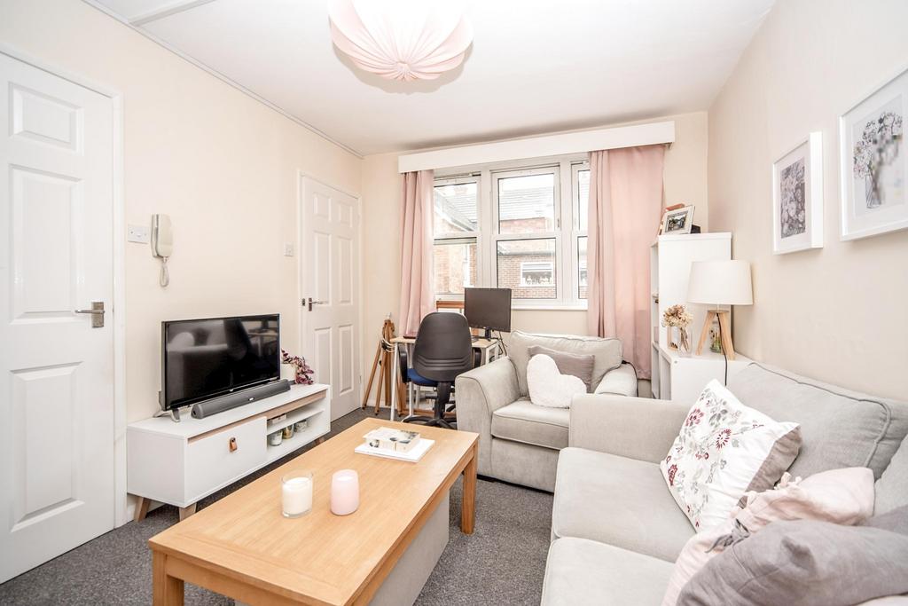 7 E Merton Road - 202