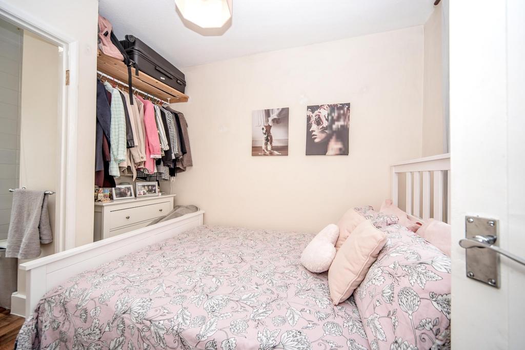 7 E Merton Road - 202