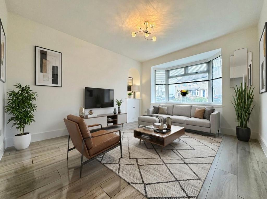 Highfield Drive, Lounge AI