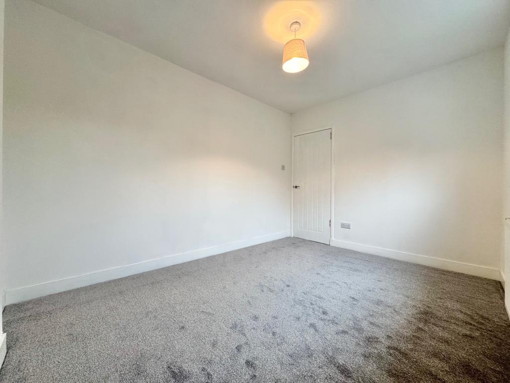 HIghfield Drive Bed 2