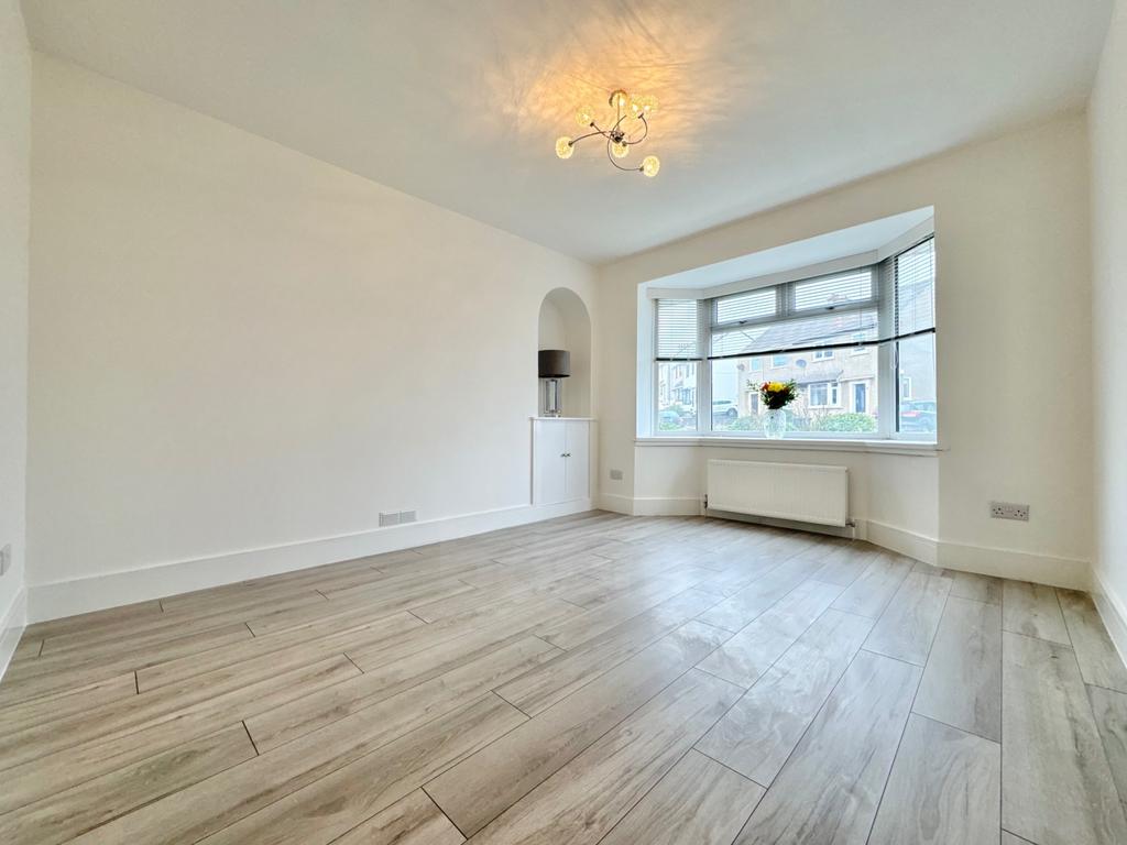 Highfield Drive, Lounge 2