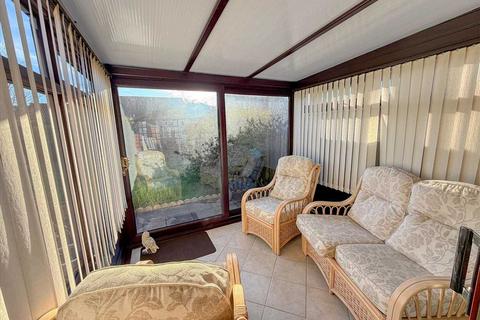 2 bedroom bungalow for sale, Frinton On Sea CO13