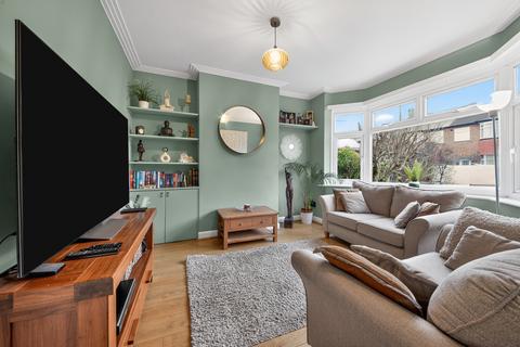 4 bedroom end of terrace house for sale, Countisbury Avenue, Enfield, EN1