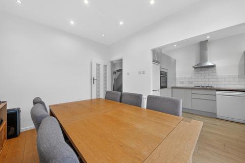 4 bedroom end of terrace house for sale, Countisbury Avenue, Enfield, EN1