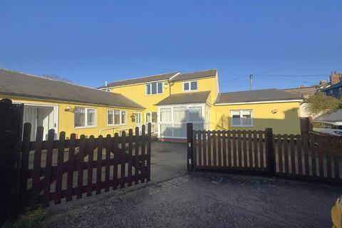 undefined, Head St, Halstead, CO9