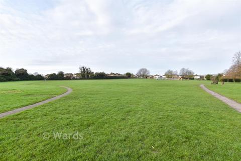 2 bedroom end of terrace house for sale, Malling Road, Snodland ME6