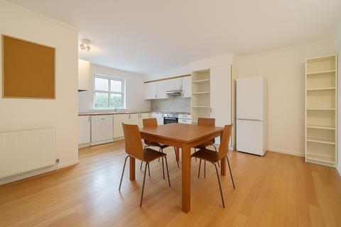 Royal Court, Rotherhithe, SE16