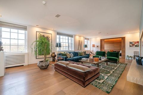 undefined, Grosvenor Square, London W1K