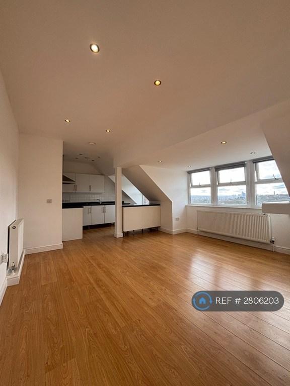 Kitchen/ Living
