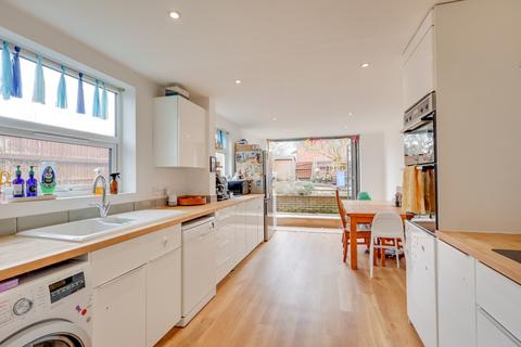 4 bedroom semi-detached house for sale, John's Road, Woolston