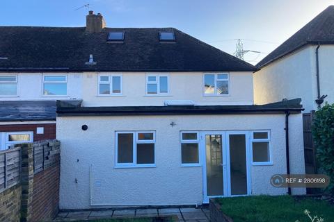 4 bedroom end of terrace house to rent, Thrigby Road, Chessington, KT9