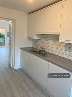 4 bedroom end of terrace house to rent, Thrigby Road, Chessington, KT9