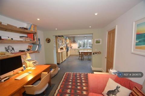 4 bedroom end of terrace house to rent, Glenfeadon Terrace, Portreath, Redruth, TR16