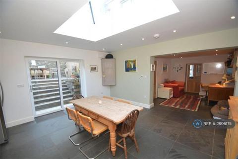 4 bedroom end of terrace house to rent, Glenfeadon Terrace, Portreath, Redruth, TR16