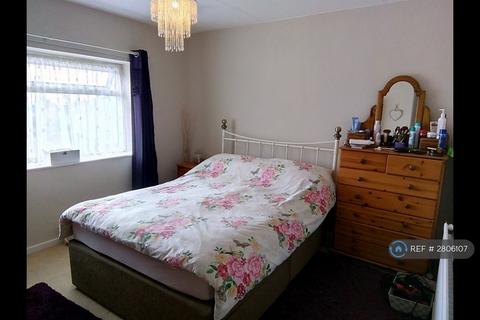 3 bedroom semi-detached house to rent, Ruffetts Close, Chepstow, NP16