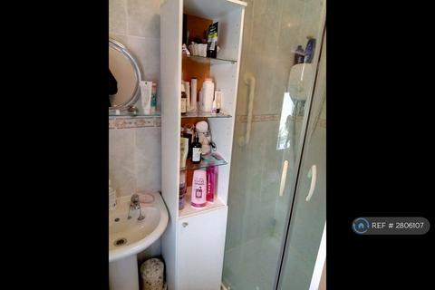 3 bedroom semi-detached house to rent, Ruffetts Close, Chepstow, NP16
