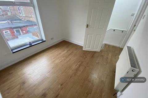2 bedroom terraced house to rent, Belmont St, Hull, HU9