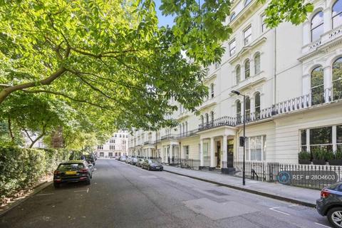 1 bedroom flat to rent, Kensington Gardens Square, London, W2