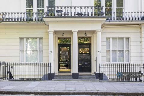 1 bedroom flat to rent, Kensington Gardens Square, London, W2