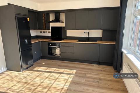 4 bedroom terraced house to rent, Chalcombe Road, London, SE2