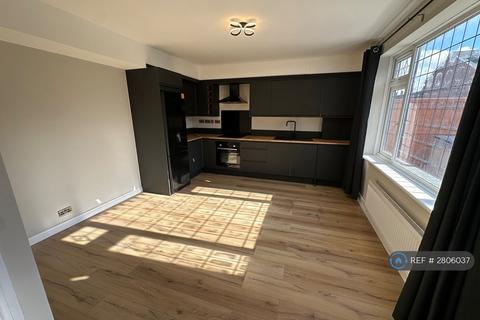4 bedroom terraced house to rent, Chalcombe Road, London, SE2