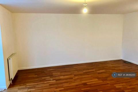 2 bedroom flat to rent, Portland Gardens, Edinburgh, EH6
