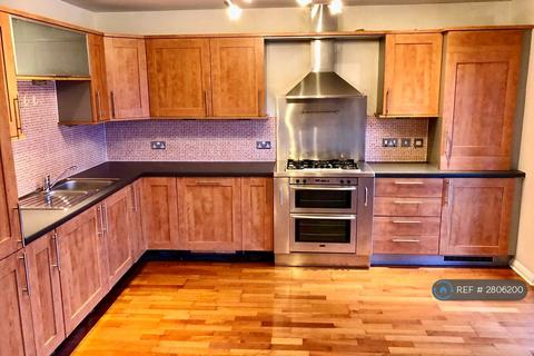 2 bedroom flat to rent, Portland Gardens, Edinburgh, EH6