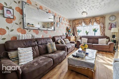 undefined, Aydon Road, LUTON