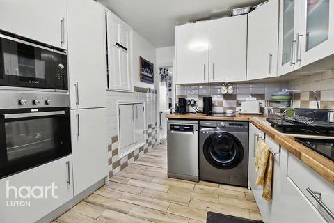 undefined, Aydon Road, LUTON