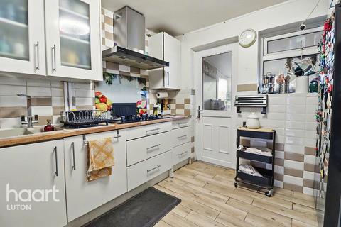 undefined, Aydon Road, LUTON