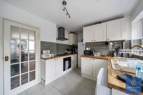 3 bedroom terraced house for sale, Highfield Road, Collier Row, RM5