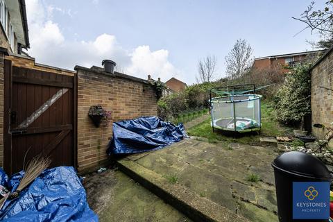 3 bedroom terraced house for sale, Highfield Road, Collier Row, RM5