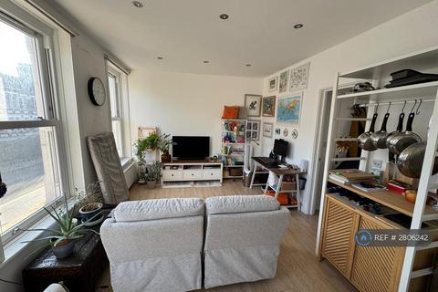 1 bedroom flat to rent, Archway Road, London, N6