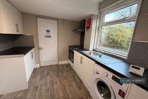 3 bedroom end of terrace house to rent, Bellfield Avenue, Hull, HU8