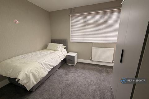 3 bedroom end of terrace house to rent, Bellfield Avenue, Hull, HU8