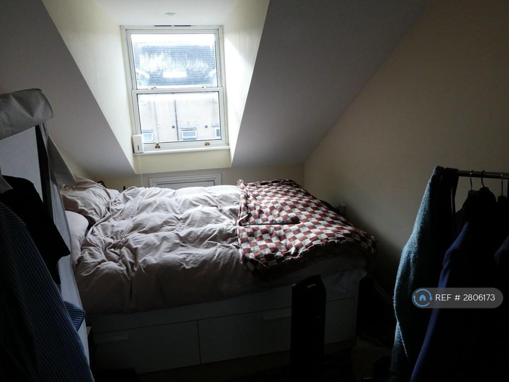 Bed 2.
