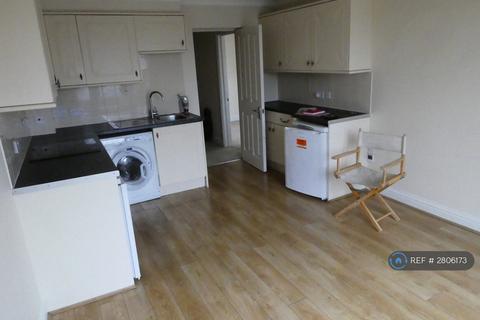 2 bedroom flat to rent, Merton, Merton. London, SW19