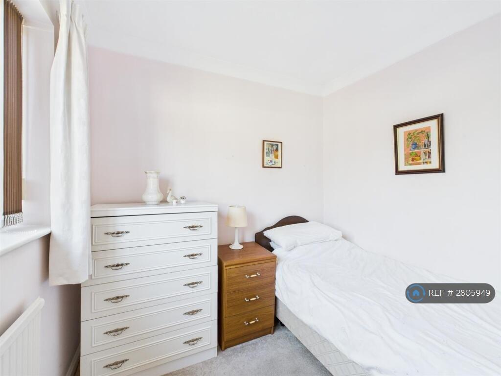 2nd Bedroom