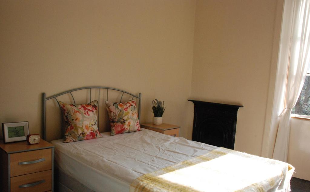 Bedroom cropped