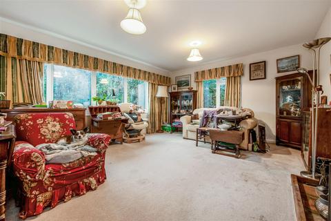 4 bedroom detached house for sale, Flaxman Avenue, Chichester