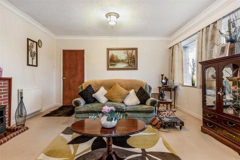 4 bedroom detached house for sale, Flaxman Avenue, Chichester