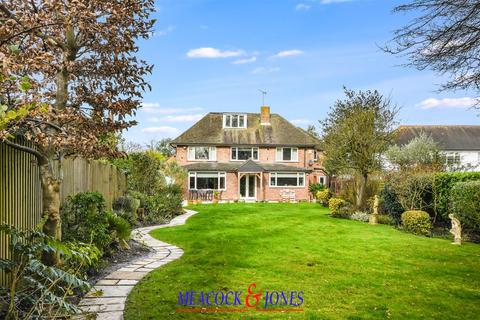 4 bedroom detached house for sale, Middleton Road, Old Shenfield, Brentwood