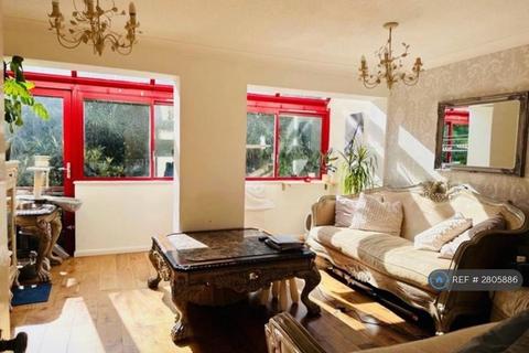 3 bedroom terraced house to rent, Bywater Place, London, SE16