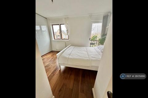 3 bedroom terraced house to rent, Bywater Place, London, SE16