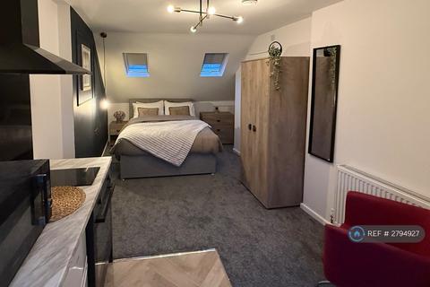 1 bedroom in a house share to rent, Maxwell Street, Swindon, SN1