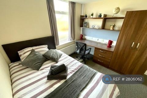 1 bedroom in a flat share to rent, Bridge Road, Birmingham, B8