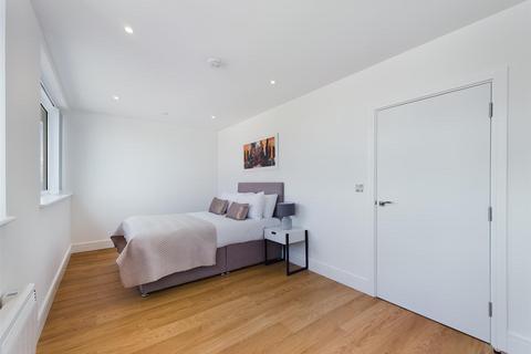2 bedroom apartment for sale, South Street, Hornchurch