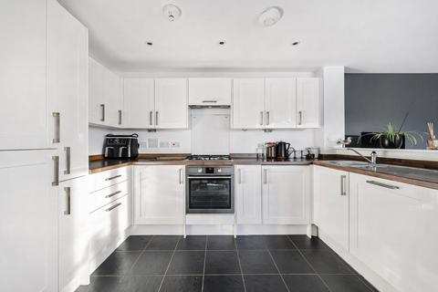 2 bedroom apartment for sale, Kings Crescent, Aylesford