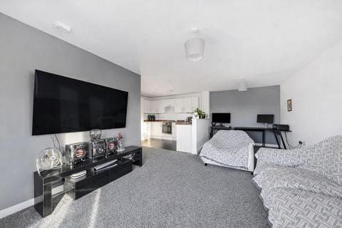 2 bedroom apartment for sale, Kings Crescent, Aylesford