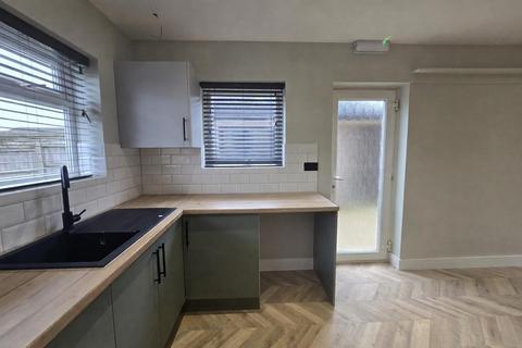 Studio to rent, Kemble Close, Potters Bar